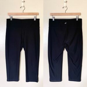 Spalding Black Mid Rise Capri Leggings